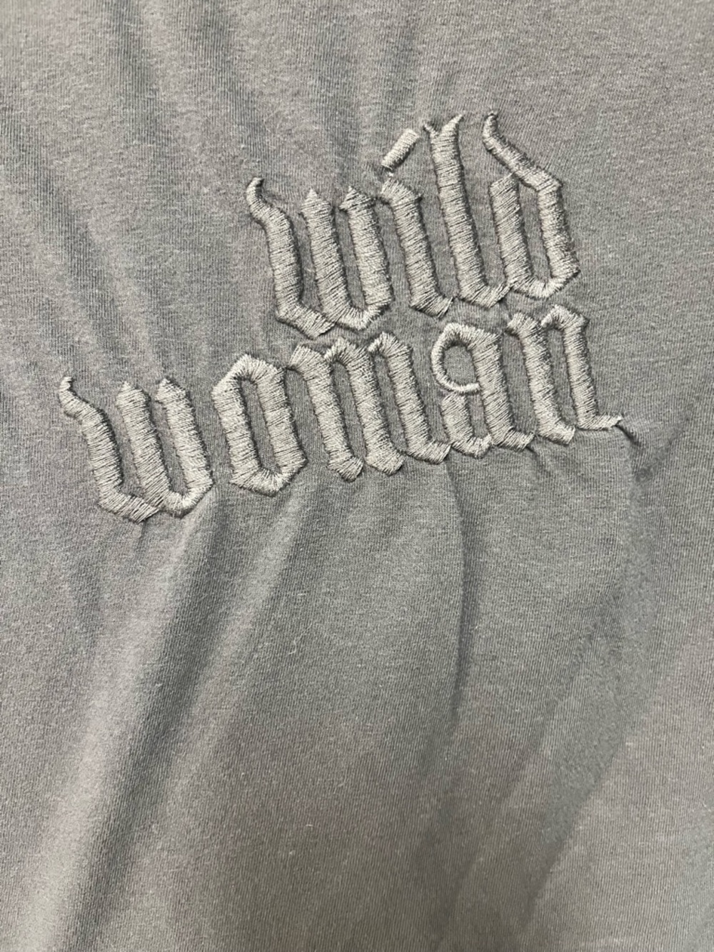 Dresser in Lala. 'Wild Woman' Black Cropped Tee - Picture 3 of 4